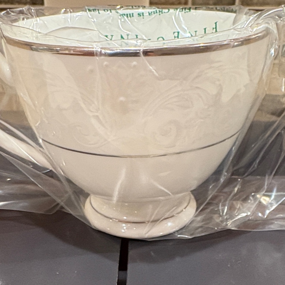 Waterford Barons Court Set- 5 piece Place setting set. 6 sets are available.